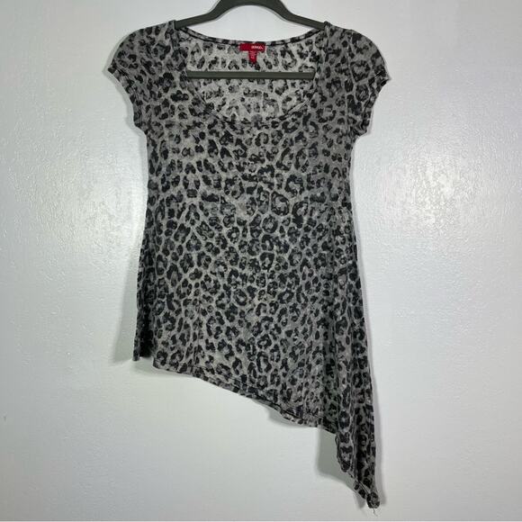 Bongo Leopard Print Asymmetrical Shirt. Size Small. In excellent condition! - Picture 1 of 6